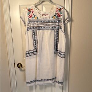 Johnny Was Embroidered White linen with Floral Accents